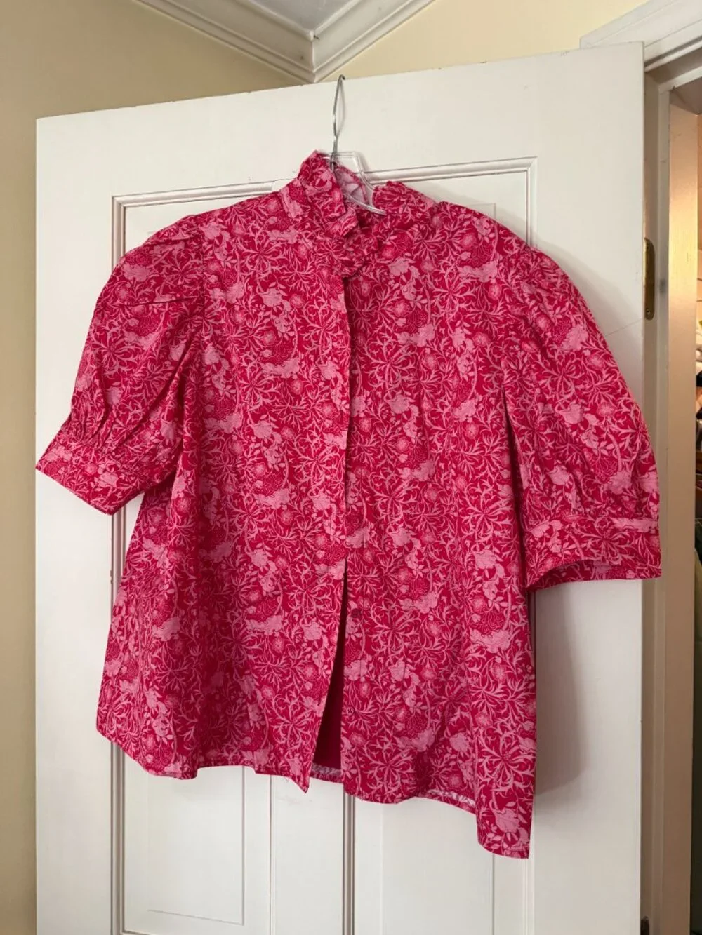 red and pink viney loiusia blouse - Picture 1 of 6